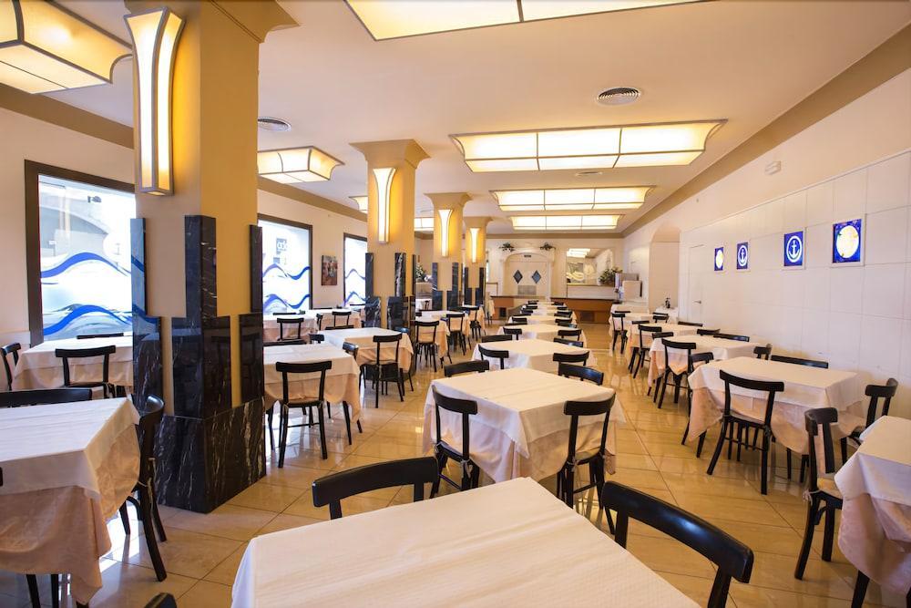 Hotel Costa Brava Blanes Bagian luar foto