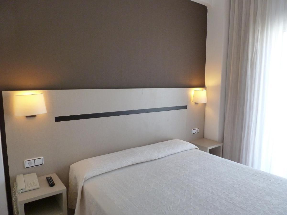 Hotel Costa Brava Blanes Bagian luar foto