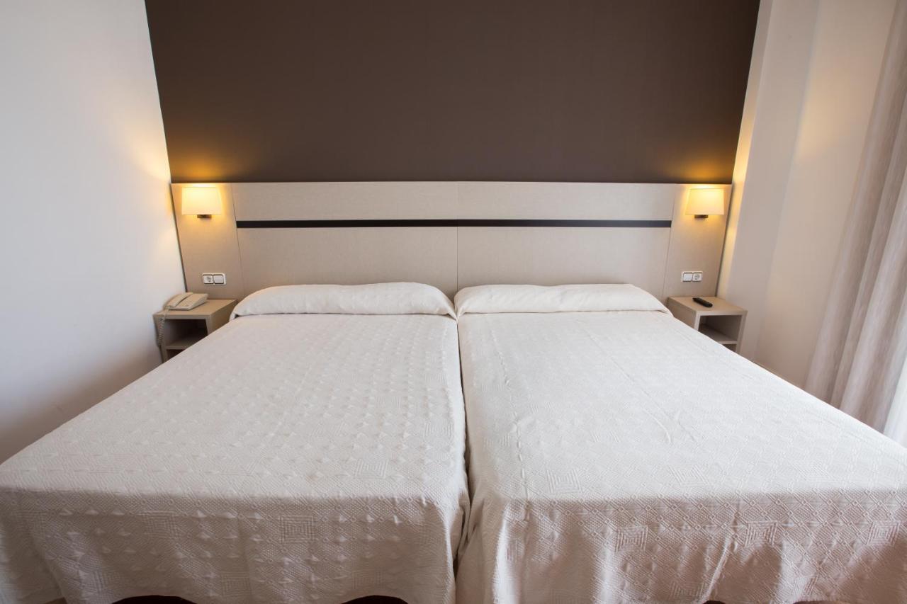 Hotel Costa Brava Blanes Bagian luar foto