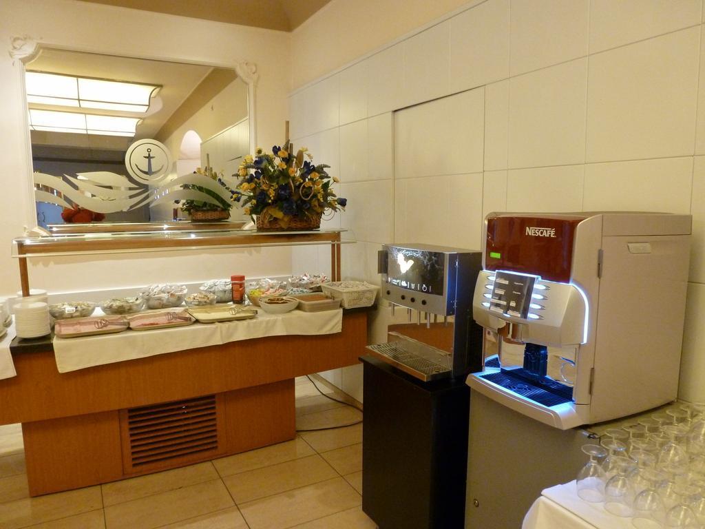 Hotel Costa Brava Blanes Bagian luar foto