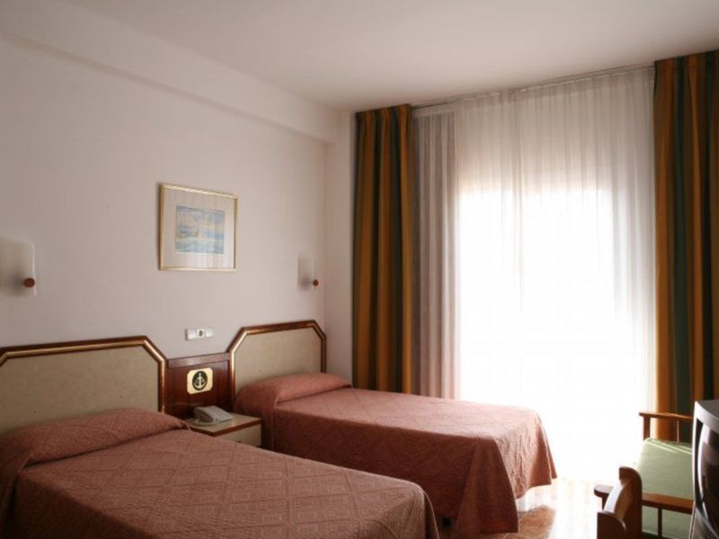 Hotel Costa Brava Blanes Bagian luar foto