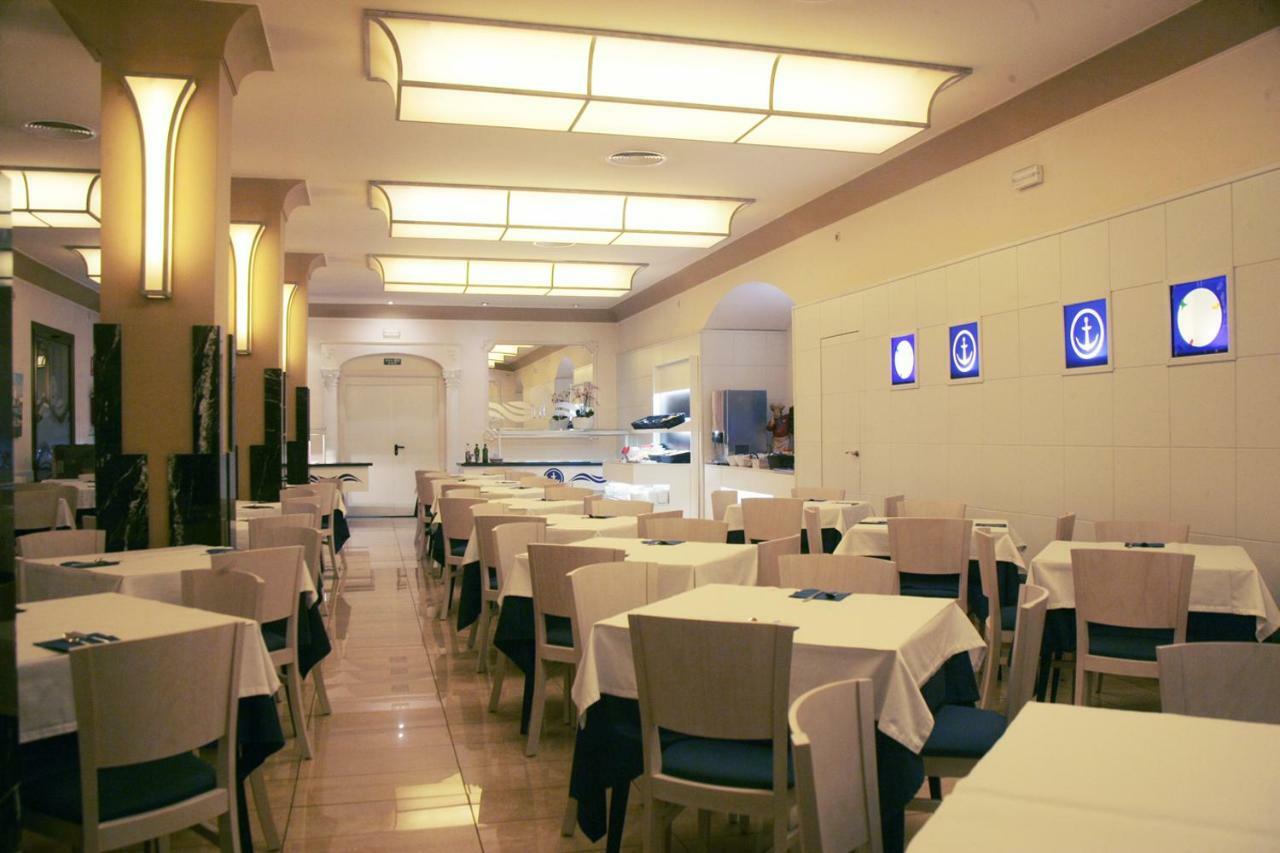 Hotel Costa Brava Blanes Bagian luar foto